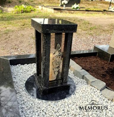 ranku darbo granitinis zibintas su dekoru