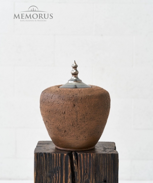 ruda kremavimo urna su blizganciu dangteliu